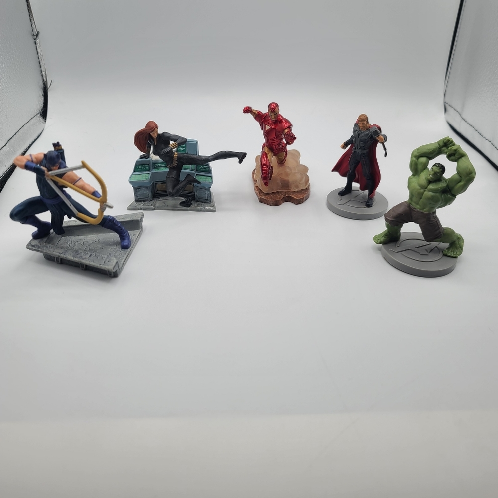Marvel Avengers figures Black Widow, Ironman, The Hulk, Thor, Hawkeye PVC